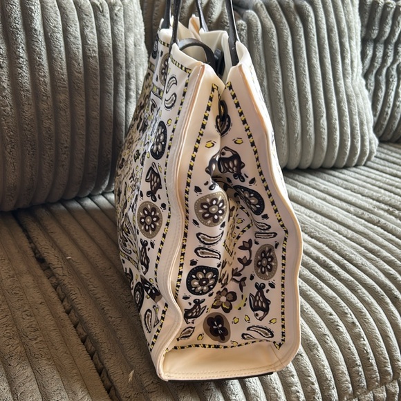 Tory Burch Nylon Large Ivory Pisces Dream Ella Printed Tote Patterned Tote 👜 - Picture 6 of 17